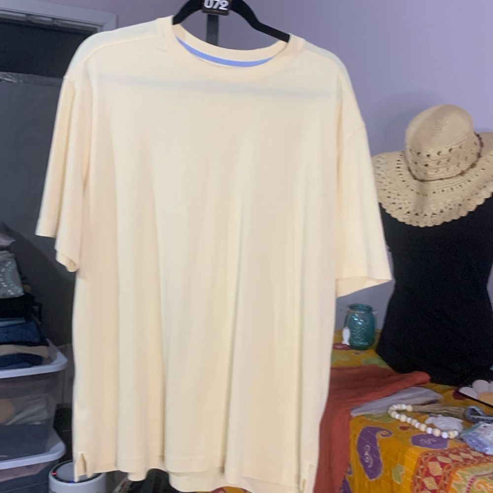 Tommy Bahama | Men's XL | Soft Crewneck T-Shirt | Pale Yellow